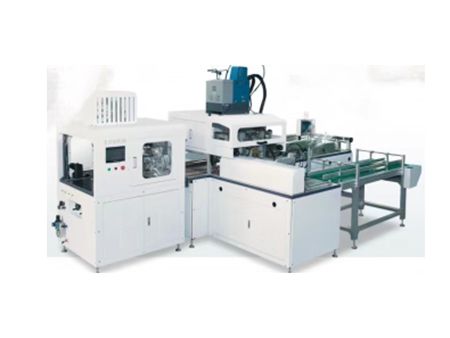 Machine d'assemblage automatique de boîtes